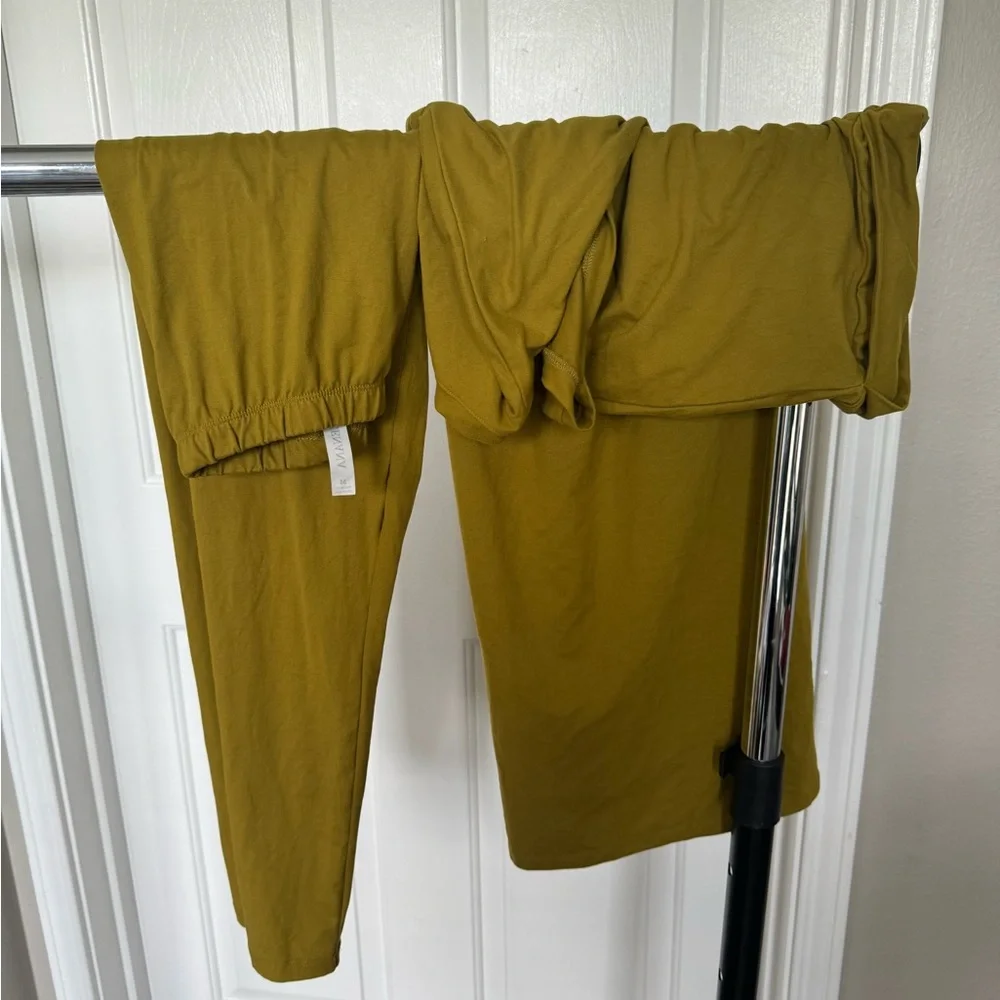 Women’s set - Picture 2 of 3